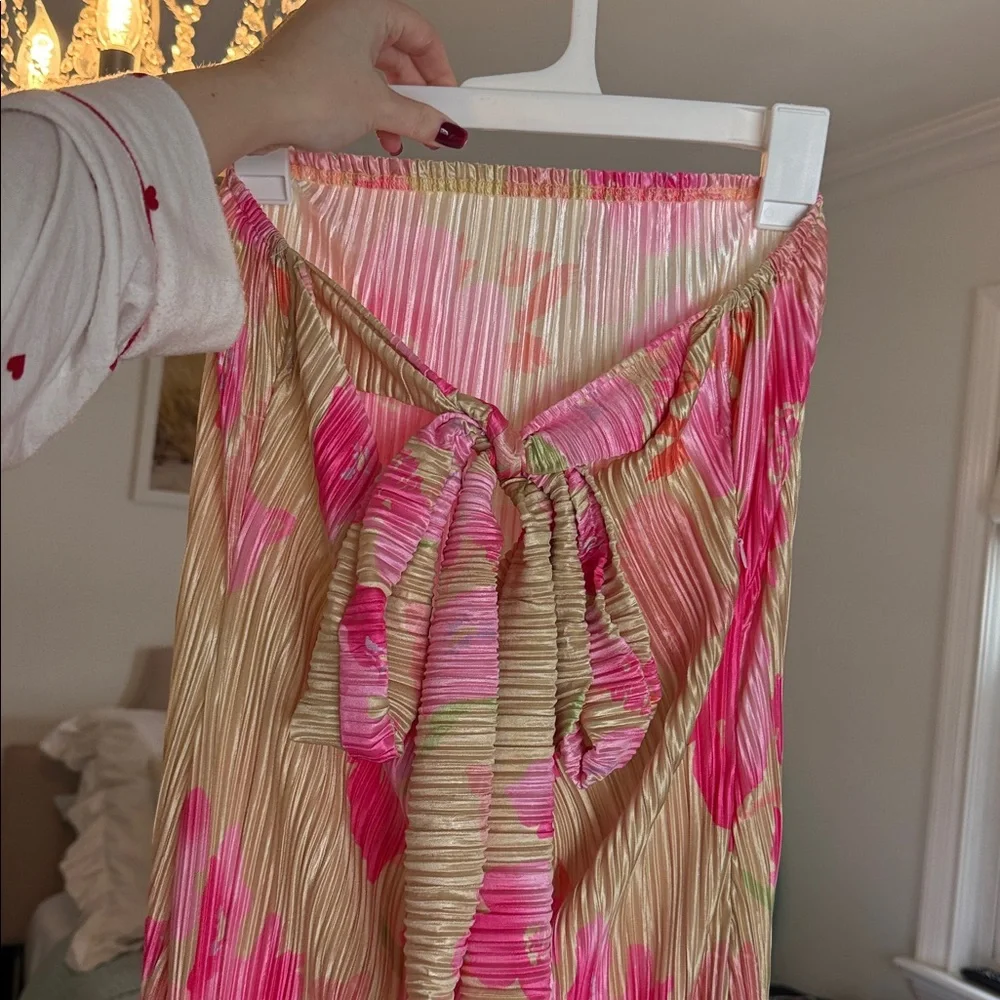 Elegant Pink Floral Strapless Dress - Picture 3 of 7